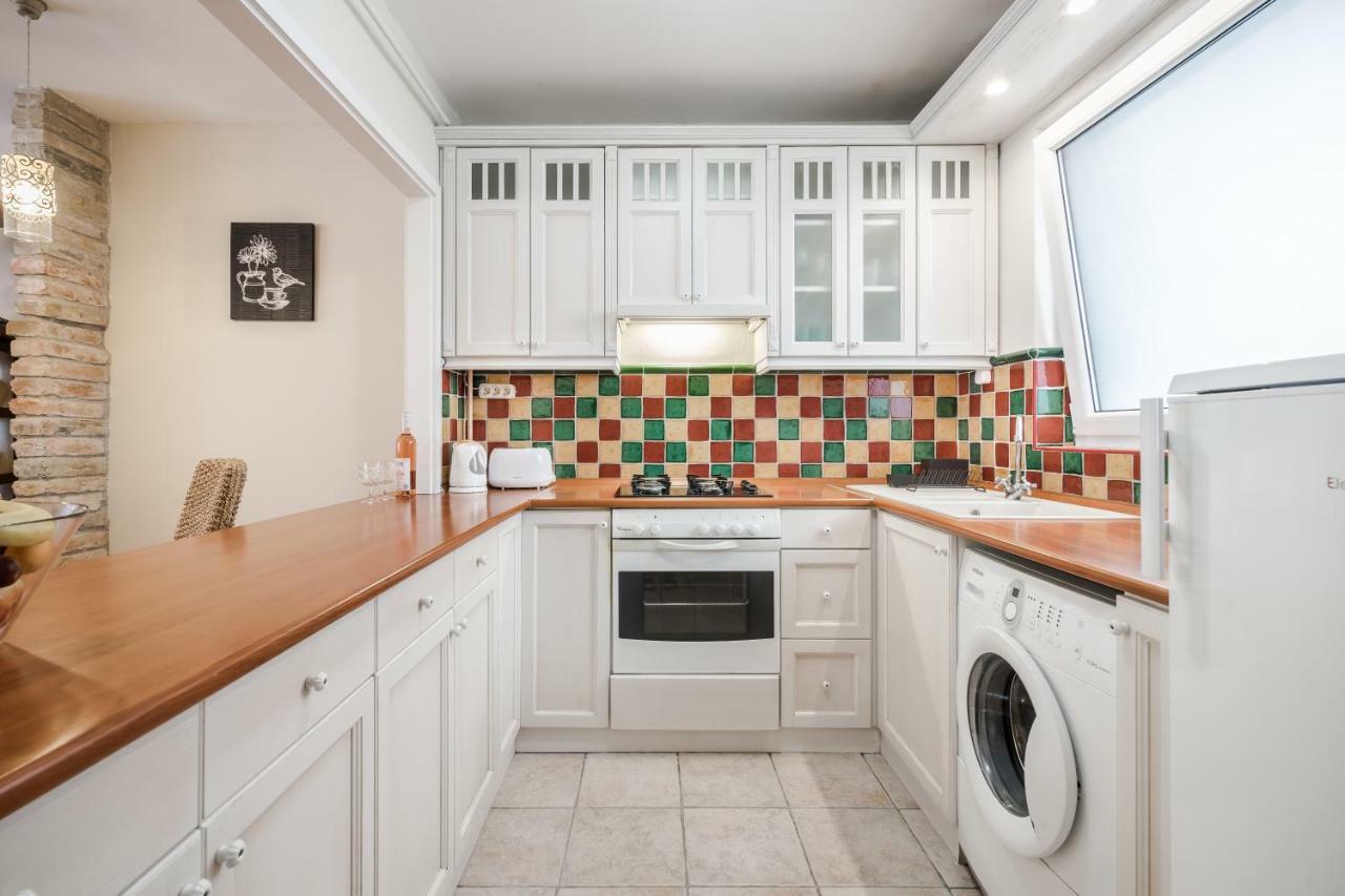 Bpr Golden Corner Suite With Balcony & A/C Budapest Exterior foto