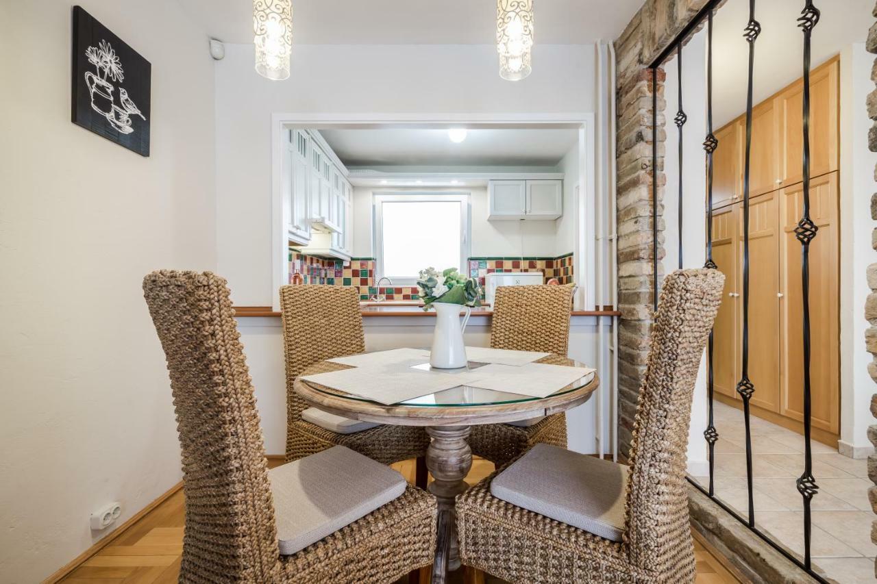 Bpr Golden Corner Suite With Balcony & A/C Budapest Exterior foto